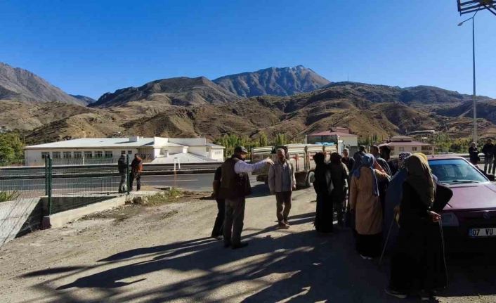 Uzundere’de yol mağduriyeti: 200 metrelik mesafe 3 kilometreye çıktı