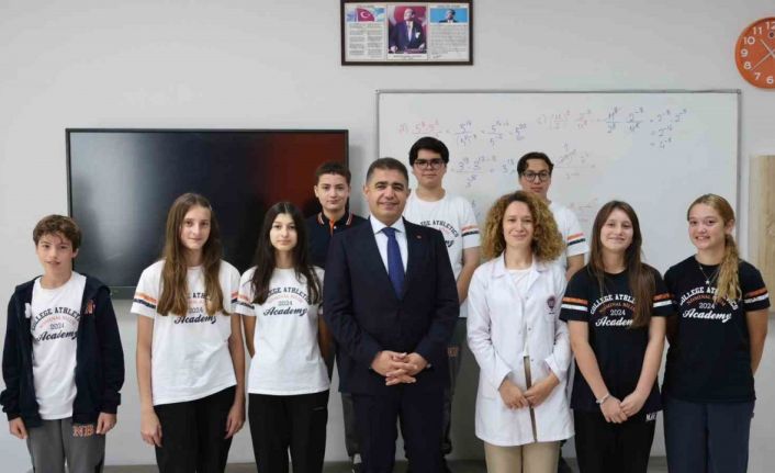 Vali Aslan öğrencilerle okullarda buluşuyor