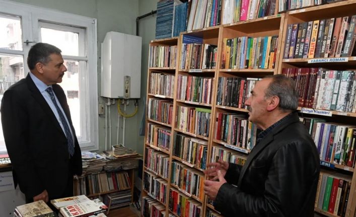 Vali Çiftçi’den, İnşirah Sahaf ve Kitabevine ziyaret