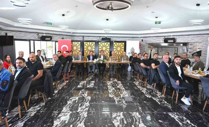 Vali Karakaya basınla bir araya geldi