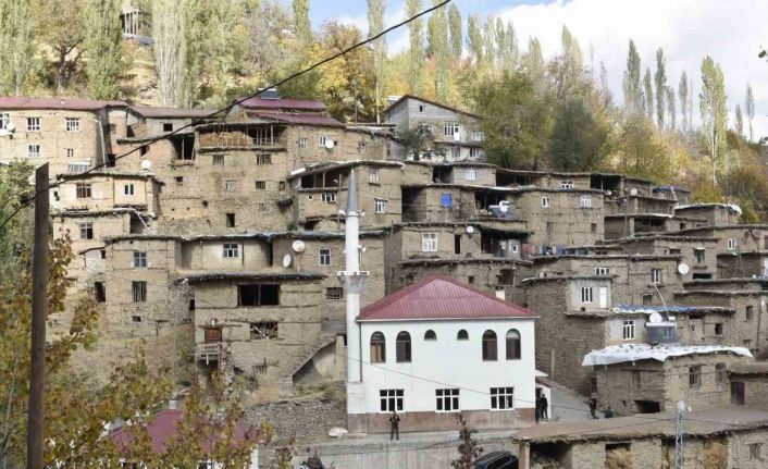 Vali Karakaya: "Uzuntaş, sadece bir köy değil Bitlis’in kültürel hafızasıdır"