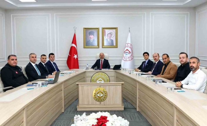 Vali yardımcıları değerlendirme toplantısı yapıldı