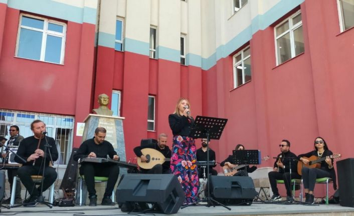 Van Büyükşehir Belediyesinden unutulmaz konser