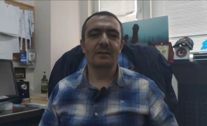 Van Gölü kıyısında yosun tabakası oluştu