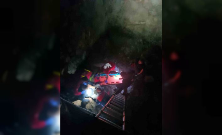 Van Kalesi’nden düşen Alman turist yaralandı