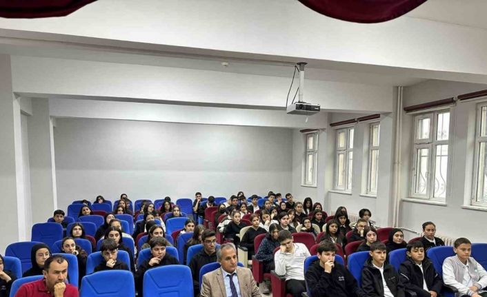 Van’da "5 Soru ve 5 Cevap" konferansı