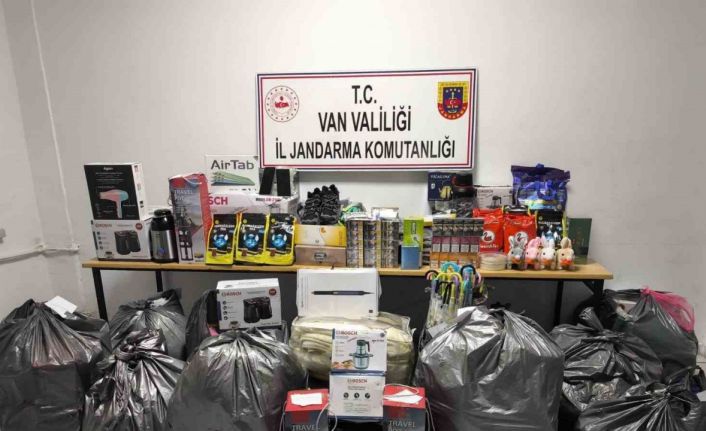 Van’da gümrük kaçağı malzeme ele geçirildi
