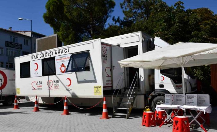 Vezirköprü’de Kızılay’a kan bağışı