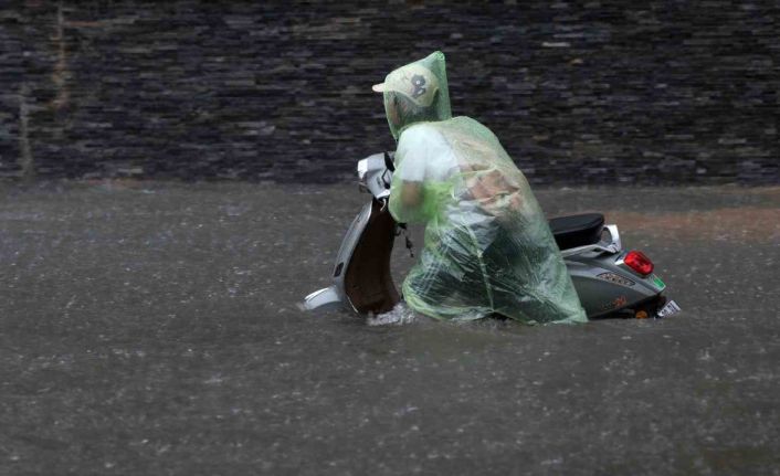 Vietnam’ı vuran Bualoi Tayfunu’nda can kaybı 36’ya yükseldi