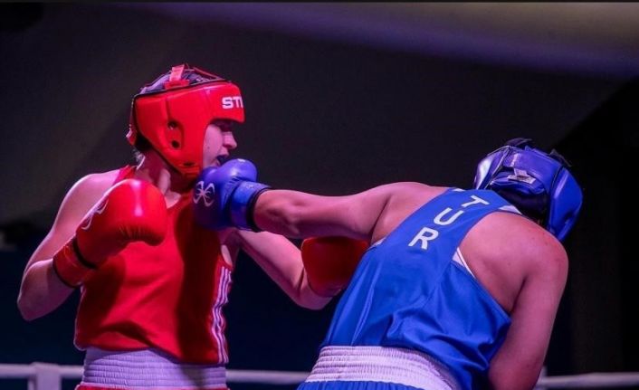 Yağmur Teke, Avrupa’da tek koluyla tarih yazdı