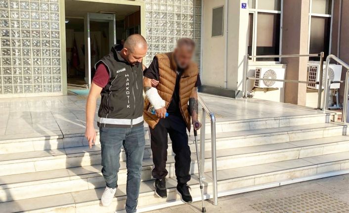 Yaralandığı kaza bile uyuşturucu satışı yapmasına engel olmadı