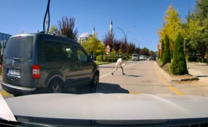 Yaya geçidinde aracın çarptığı çocuk yaralandı