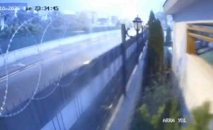 Yıldırım düştü, gece gündüze döndü