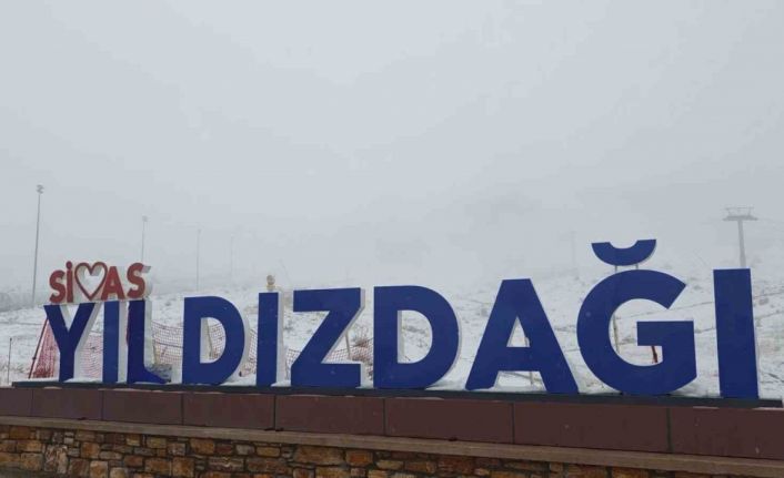 Yıldız Dağı Kayak Merkezi’ne mevsimin ilk karı düştü