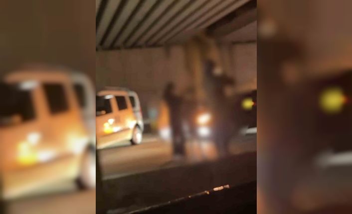 Yol kapatarak eğlenen 4 sürücüye cezai işlem