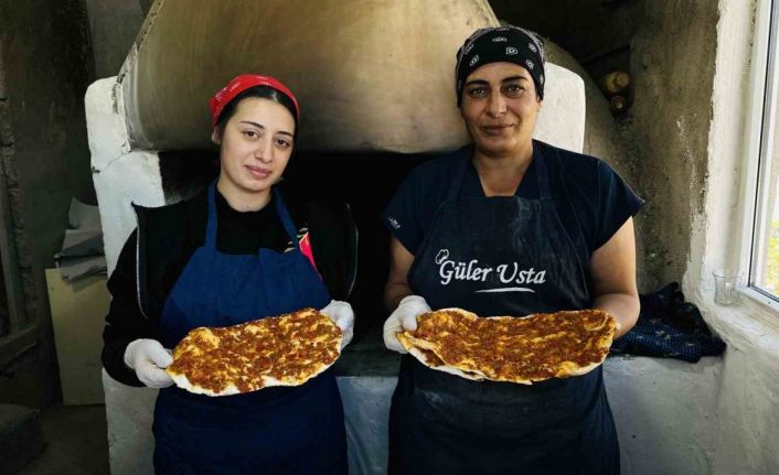 Yüksekova’da aile destanı: Bahçesinden topladı, evini lokantaya çevirdi