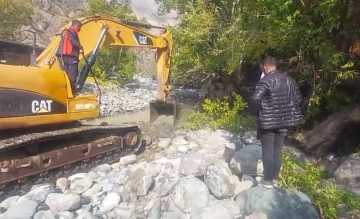 Yüksekova’da kayıp İbrahim Neçir Kom için ekskavatörle arama: Acılı bekleyiş sürüyor