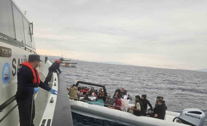 Yunanistan’ın geri ittiği 36 düzensiz göçmen kurtarıldı