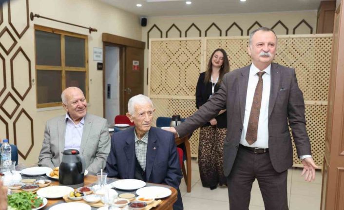 Yunusemre’den Yaşlılar Günü’ne özel vefa etkinliği