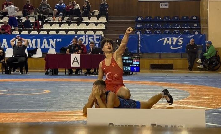 Yunusemreli güreşçi Kadir Kadiroğlu Balkan üçüncüsü oldu