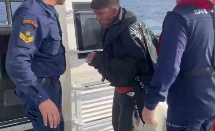 Yüzerek Yunanistan’a geçmeye çalıştı