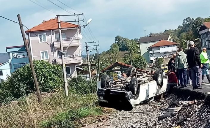 Zonguldak’ta İl Özel İdare aracı bahçeye uçtu; 1 yaralı