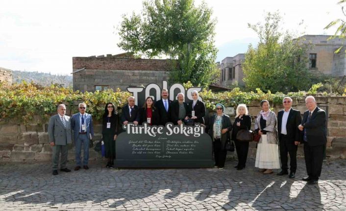 14 ülkeden 54 yazar ve şair Türkçe Sokağı’nda buluştu