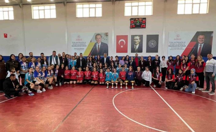 2. Küme Mahalli Lig Voleybol Müsabakaları sona erdi