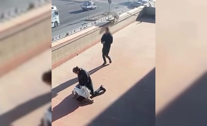 3 ilde aranan şahıs terasta yakalandı