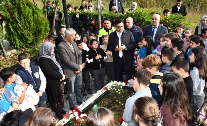 5. sınıf öğrencilerinden şehit Recep Turan’ın kabrine anlamlı ziyaret