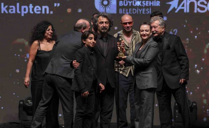 62. Altın Portakal’a ‘Tavşan İmparatorluğu’ 7 ödülle damga vurdu