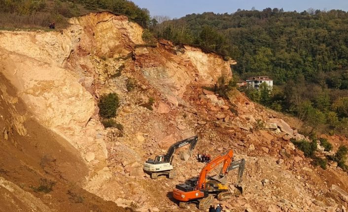 75 yaşındaki işçi 6 gündür enkaz altında