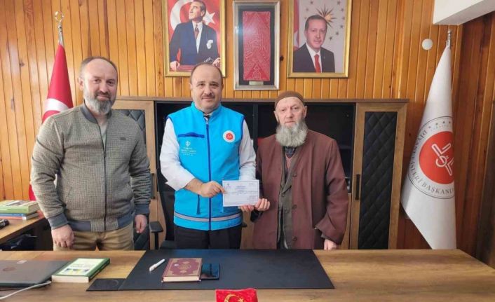 80 yaşındaki emekli imam ve öğretmen oğlundan Gazze’ye anlamlı destek