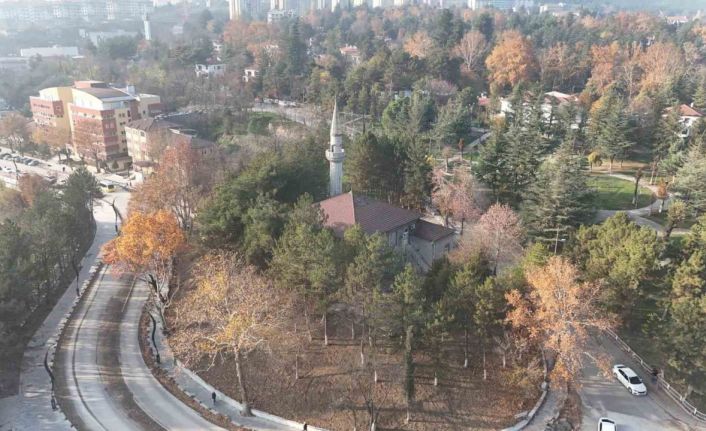 84 yıllık camide restorasyon ve çevre düzenlemesi çalışmaları başladı