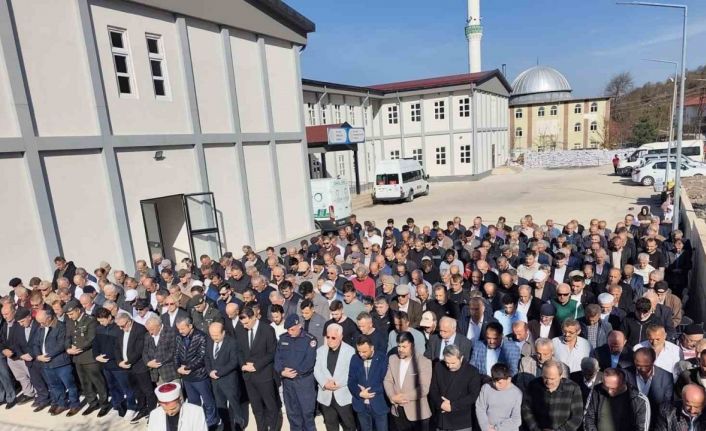 94 yaşında hayatını kaybeden Kore gazisi toprağa verildi