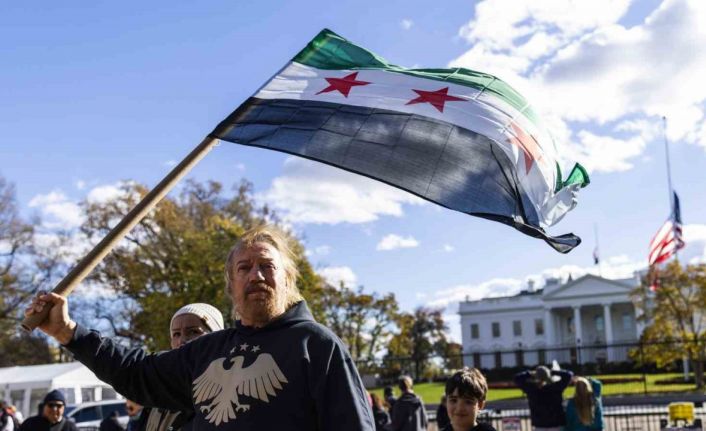 ABD’deki Suriyelilerden eş-Şara’ya sevgi gösterisi