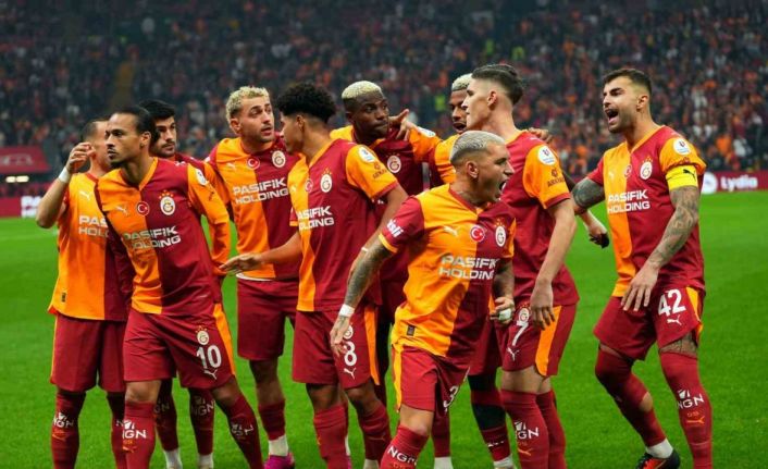 Abdülkerim Bardakcı, Galatasaray ile ligde 100. maçını oynadı