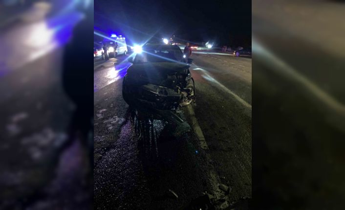 Adıyaman’da iki otomobil çarpıştı: 2 yaralı