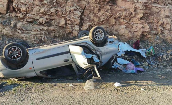 Adıyaman’da otomobil devrildi: 3 yaralı