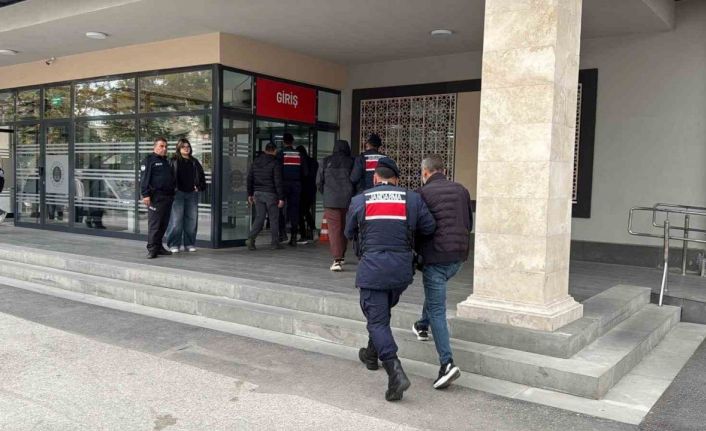 Afyonkarahisar merkezli 6 kentte telefon dolandırıcılarına operasyon