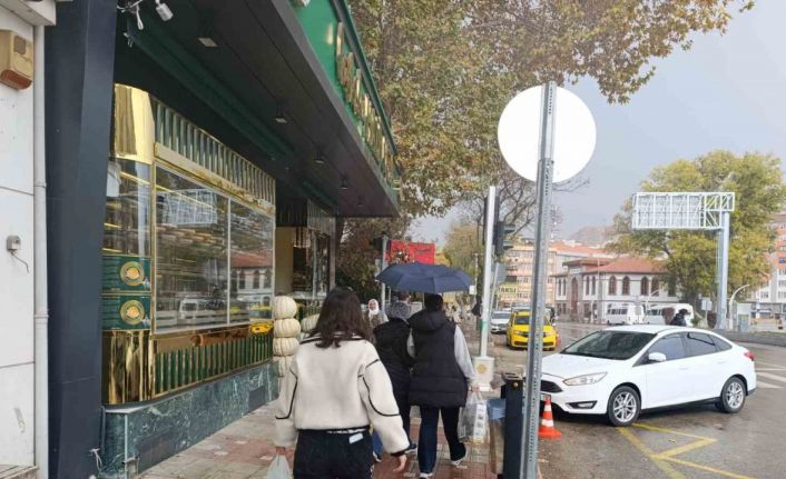 Afyonkarahisar’da beklenen yağış başladı