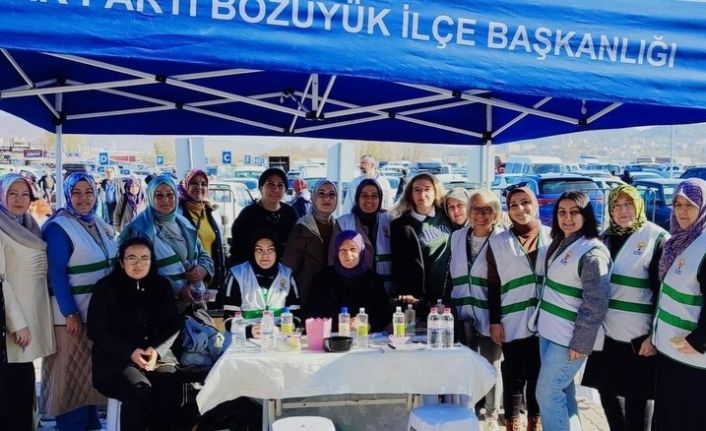 AK Parti Bilecik teşkilatı Bozüyük’te vatandaşla buluştu