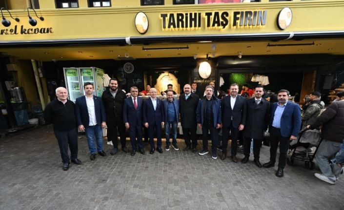AK Parti Bursa İl Başkanı Davut Gürkan çarşı esnafıyla bir araya geldi