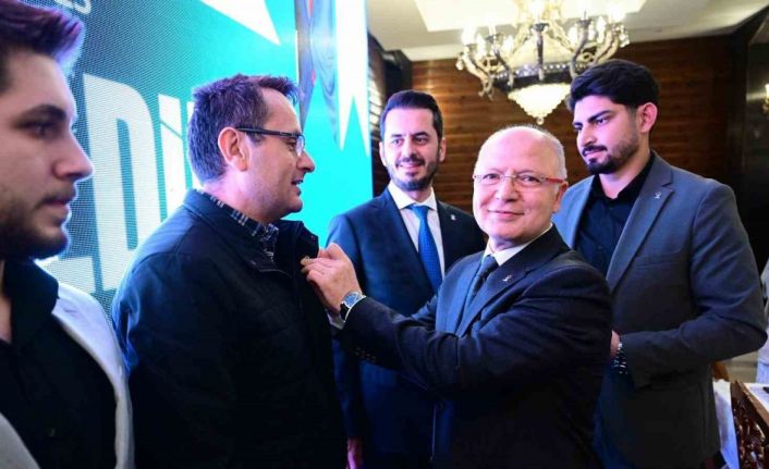 AK Parti Bursa’ya rekor yeni üye katılımı