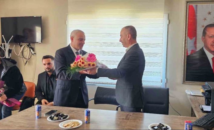 AK Parti Dikili İlçe Teşkilatında devir teslim