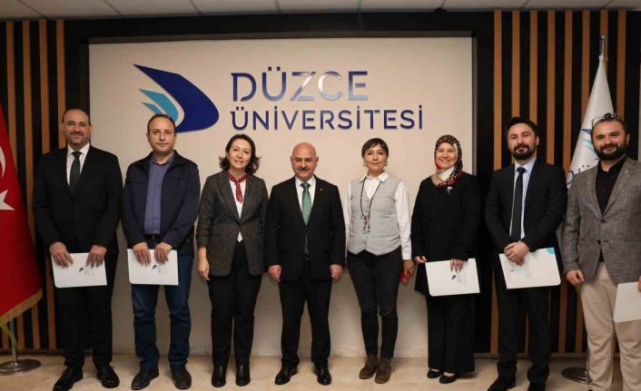 Akademik başarı belgeleri verildi