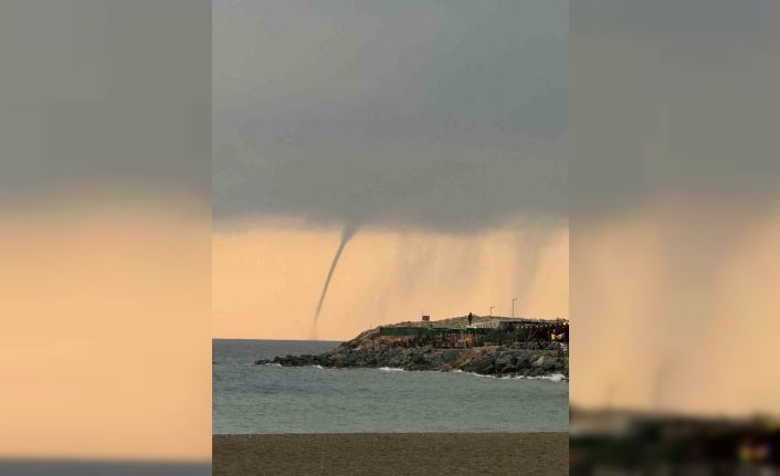 Akdeniz’de oluşan hortum kameraya yansıdı