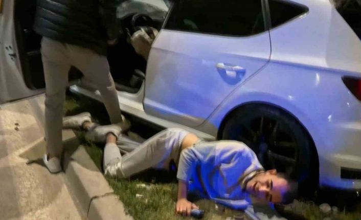 Aksaray Belediyesi’nin trafiğe kapattığı yol kaza meydanına döndü