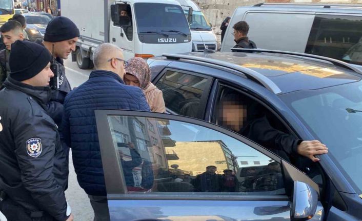 Aksaray’da 17 yaşındaki çocuk okul çıkışı bıçaklandı