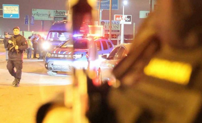 Aksaray’da jandarma ekipleri denetimlerini sürdürüyor